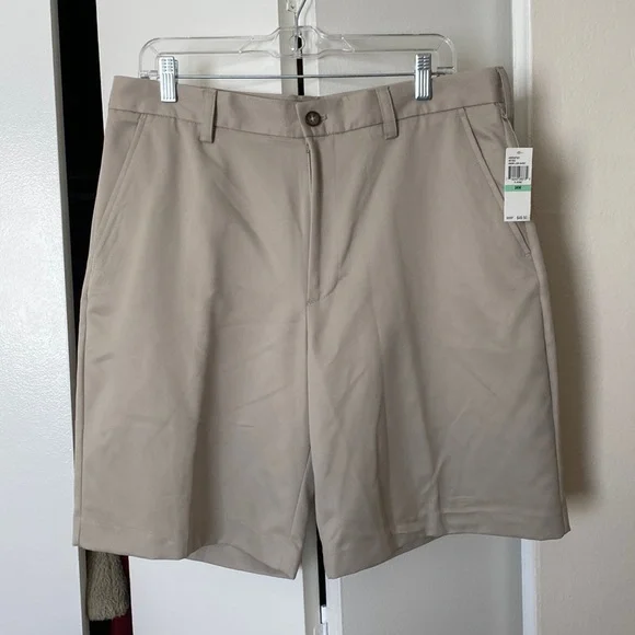 IZOD Mainfloor Short Khaki Shorts - Picture 1 of 4